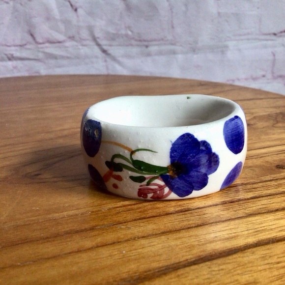 Hand Painted Blue and White Floral Ceramic Napkin Rings - Set of 6 - Picture 7 of 10